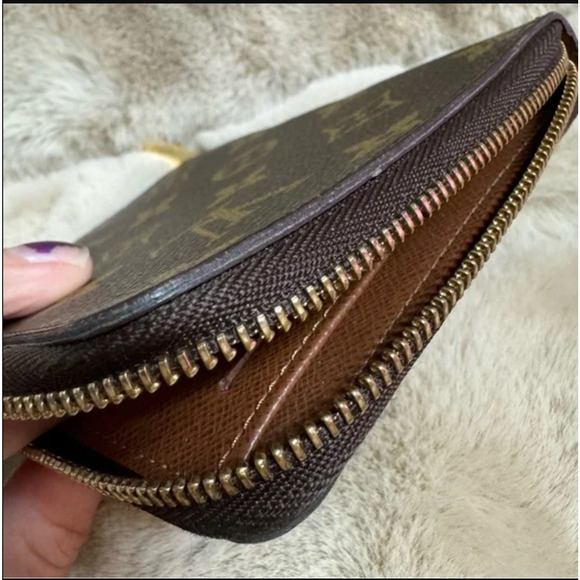 Louis Vuitton Brown Monogram Passport Holder with Zipper - Picture 6 of 10